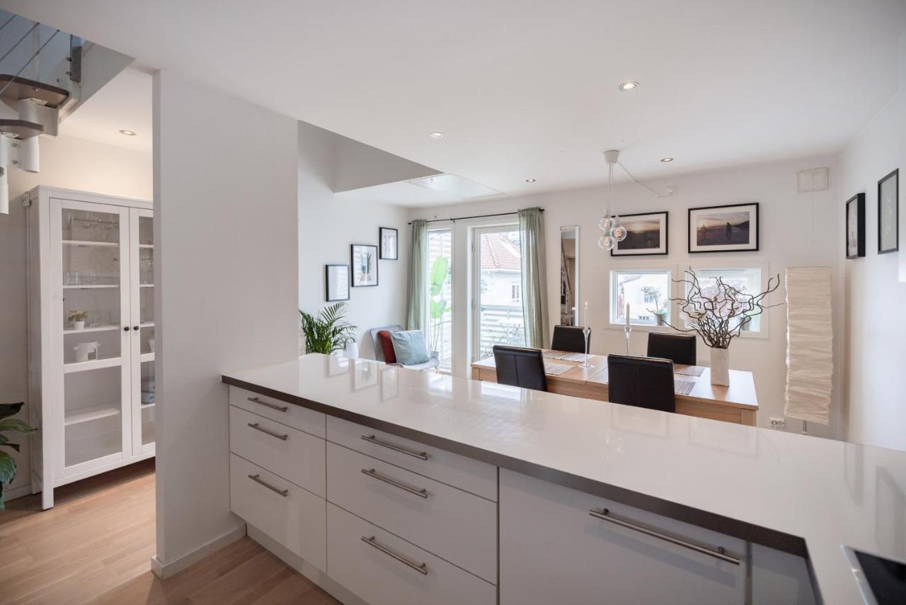 Central Top Floor Apartment Stavanger Bagian luar foto