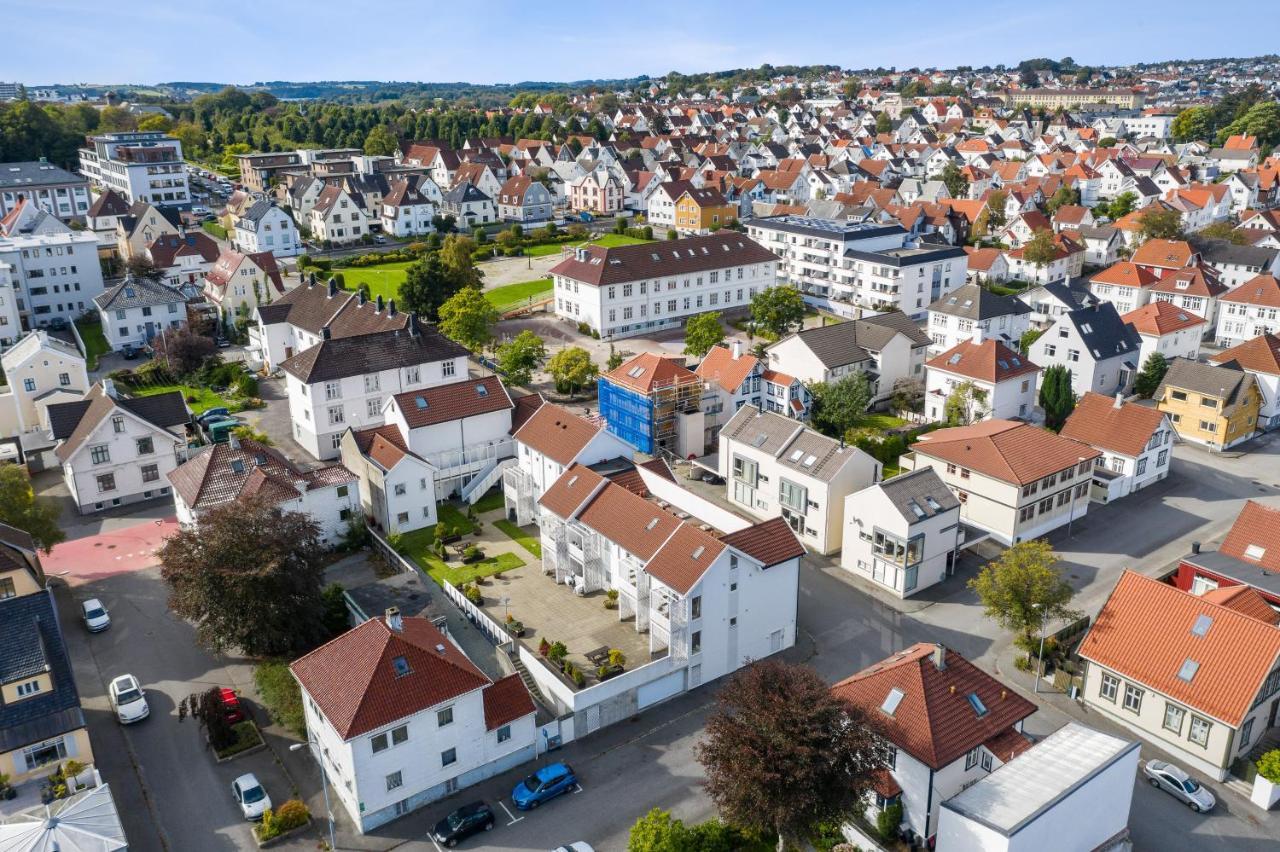 Central Top Floor Apartment Stavanger Bagian luar foto